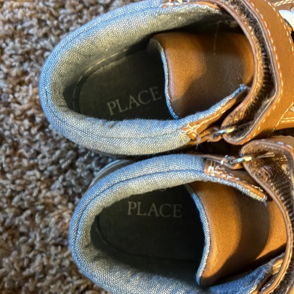 Childrens Place size 11 tan shoe - Picture 6 of 6